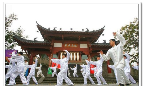成都市鹽道街外語學(xué)校太極推廣活動(dòng)
