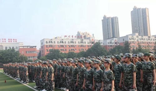 遂寧高級實驗學校軍訓儀式