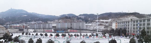 四川省廣元市朝天中學(xué)校園雪景