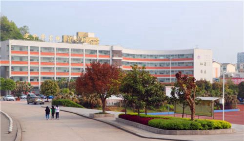 蓬溪中學(xué)校園環(huán)境1