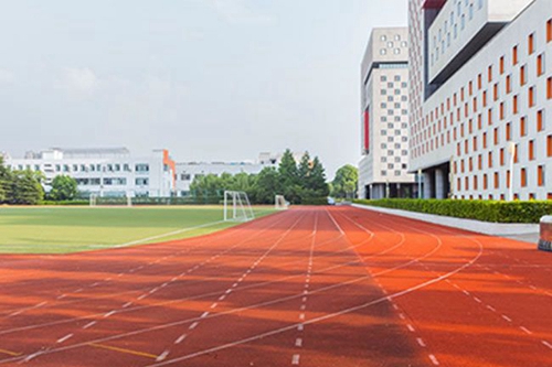 四川省廣元市八二一中學(xué)操場