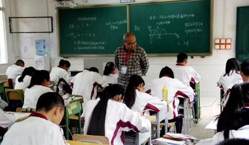 邛崍市強(qiáng)項(xiàng)實(shí)驗(yàn)學(xué)校課堂掠影