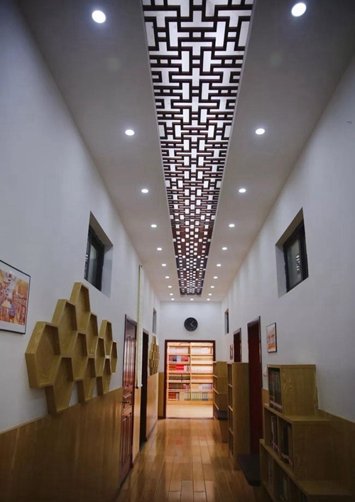 成都七中八一學(xué)校校園過(guò)道