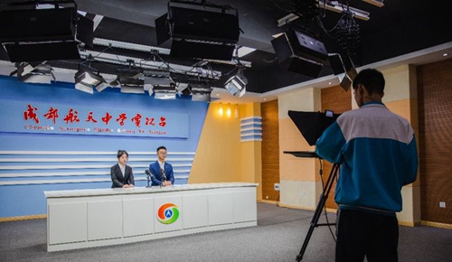 四川省成都市航天中學(xué)校校園電視臺(tái)