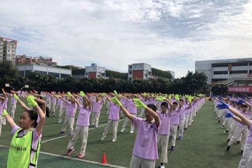 成都高新實驗中學(xué)排舞表演