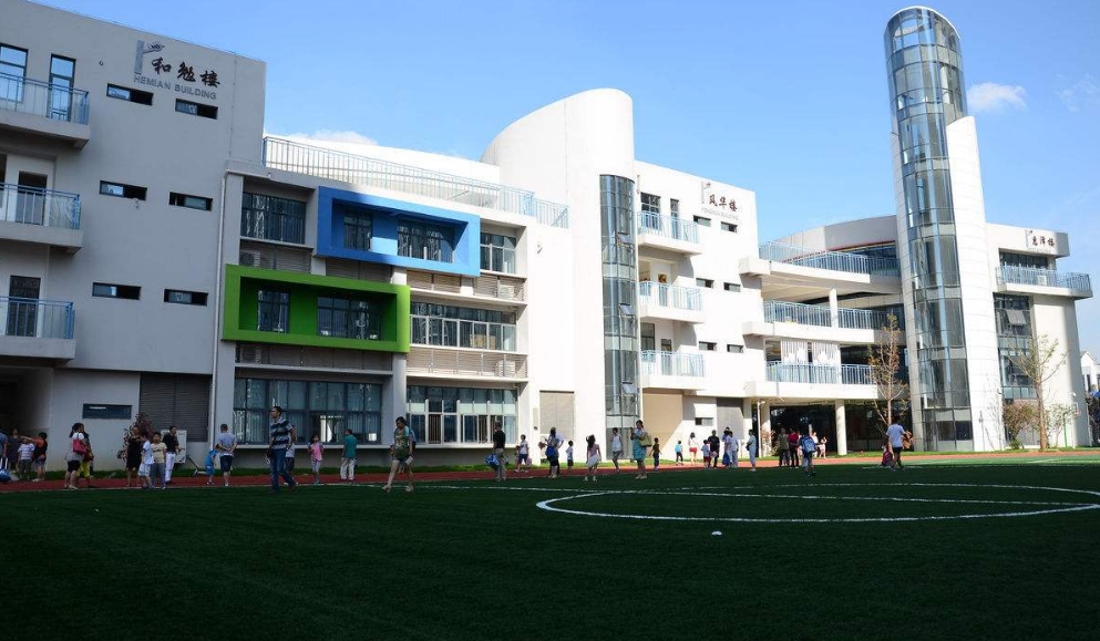 2022年重慶初中畢業(yè)學護理好不好？女生學護理好不好？ 