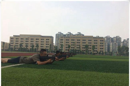 都江堰市八一聚源高級中學(xué)軍事訓(xùn)練