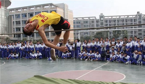四川大學附屬中學(成都12中)飛躍新高度
