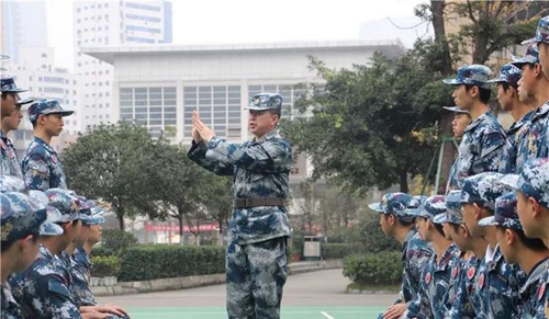 四川大學附屬中學(成都12中)空軍航空大學教授授課