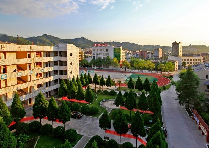 2022年重慶市萬州區(qū)衛(wèi)生職業(yè)培訓(xùn)學(xué)校招生對(duì)象有什么呢？
