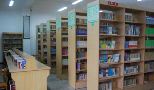 成都市青白江中學(xué)圖書館
