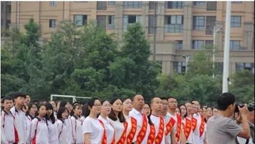 四川省彭州市濛陽中學(xué)紀(jì)念五四活動