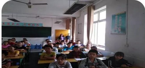 金堂縣竹篙中學(xué)校課堂掠影
