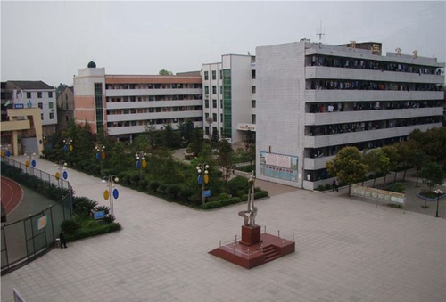 營(yíng)山縣小橋中學(xué)學(xué)校