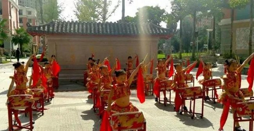北大成都附屬實驗學(xué)校打鼓