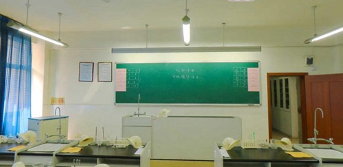 成都大學附屬中學化學實驗室