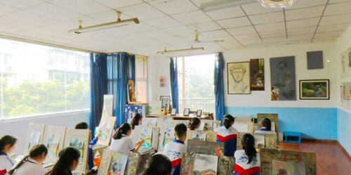 成都大學附屬中學中畫室