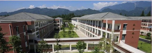 都江堰市青城山高級(jí)中學(xué)校園環(huán)境
