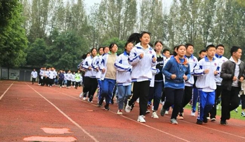 青白江城廂中學(xué)冬季長(zhǎng)跑活動(dòng)