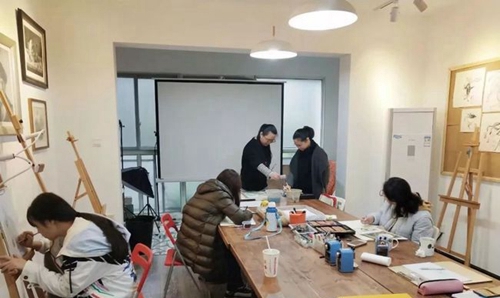 成都極典美術培訓中心畫室環(huán)境2