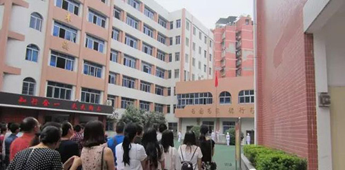萬州國本中學升旗儀式