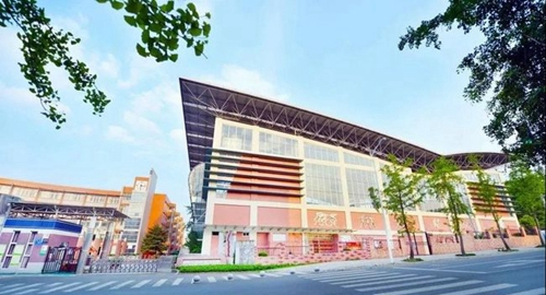 四川師范大學(xué)附屬中學(xué)校園一角