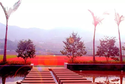 重慶市輔仁中學校晨曦中的校園