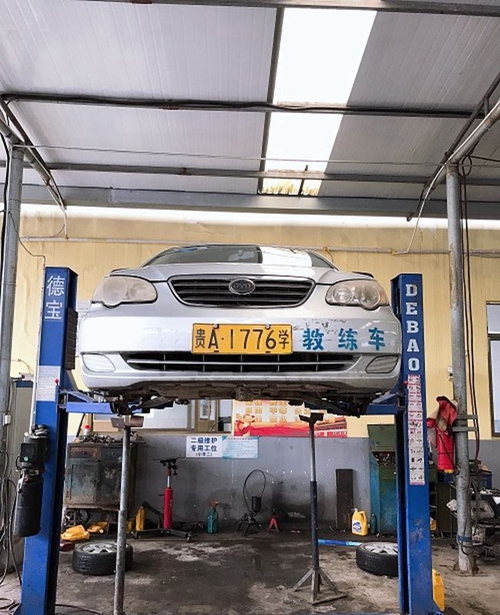 貴陽市鐵二局技工學(xué)校汽車實訓(xùn)室3