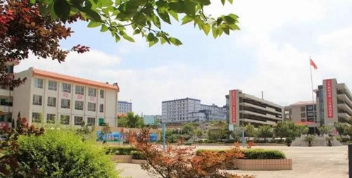 貴陽(yáng)市民族中學(xué)校園環(huán)境