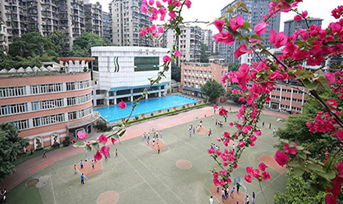 重慶市第四十二中學(xué)校操場(chǎng)景色