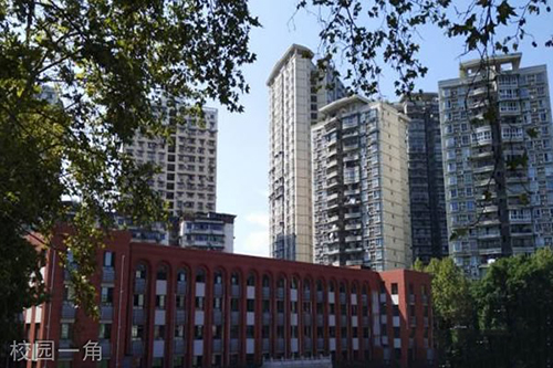 重慶市二0三中學(xué)校校園一角