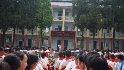 白云八中教學樓