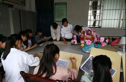 興義市烏沙中學手工輔導課2