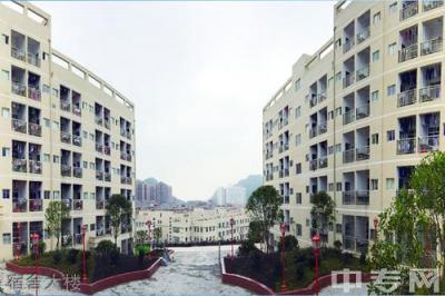 學(xué)校寢室