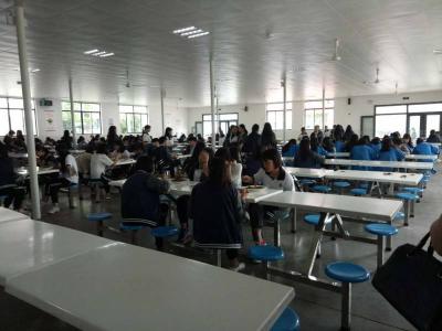學校食堂