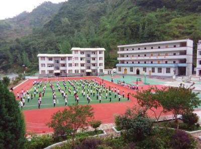 學(xué)校操場