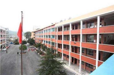 六盤水理工職業(yè)技術(shù)學(xué)校實(shí)訓(xùn)樓