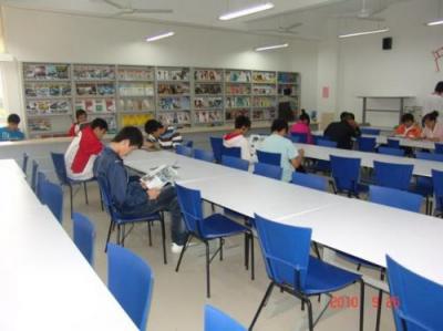 松桃苗族自治中等職業(yè)學(xué)校閱覽室