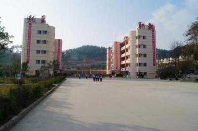 龍里中等職業(yè)學校校園