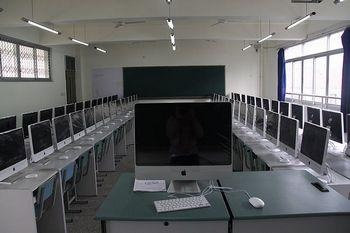 貴陽工業(yè)職業(yè)學校機房