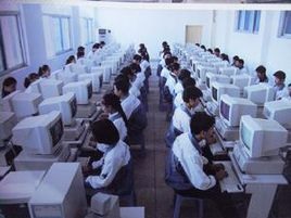 貴陽行知科技職業(yè)學校機房