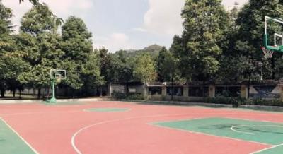貴陽第五職業(yè)學(xué)?；@球場(chǎng)