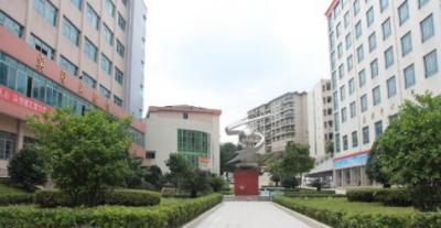 貴州省電子信息高級(jí)技工學(xué)校一角