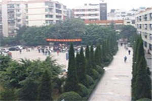 【南充應(yīng)用技術(shù)職業(yè)學(xué)?！磕铣鋽?shù)控工程學(xué)校圖片