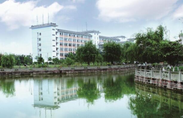 四川中專學(xué)校1.jpg 四川中專學(xué)校1.jpg