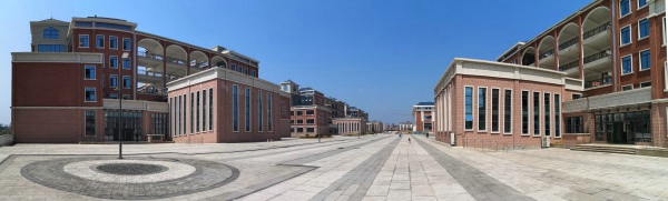 學(xué)校廣場
