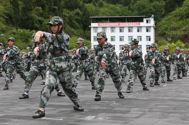 學生軍訓