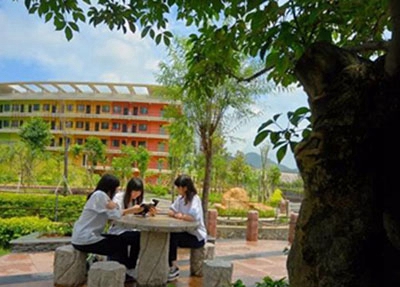 初中畢業(yè)讀中專學(xué)校有前途嗎？遼寧省涉外旅游管理學(xué)校好不好？