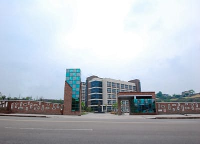 咸陽職業(yè)技術(shù)學(xué)院醫(yī)學(xué)院學(xué)費(fèi)?報(bào)名費(fèi)多少錢？
