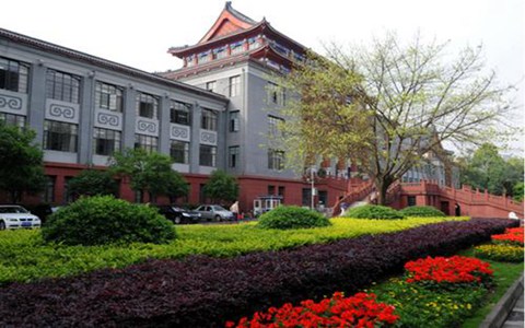 重慶市紅春藤學(xué)校都有哪些熱門專業(yè)?城市軌道交通運(yùn)營(yíng)與管理專業(yè)好學(xué)嗎